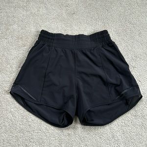 Lululemon High-Rise Hotty Hot Short 4”